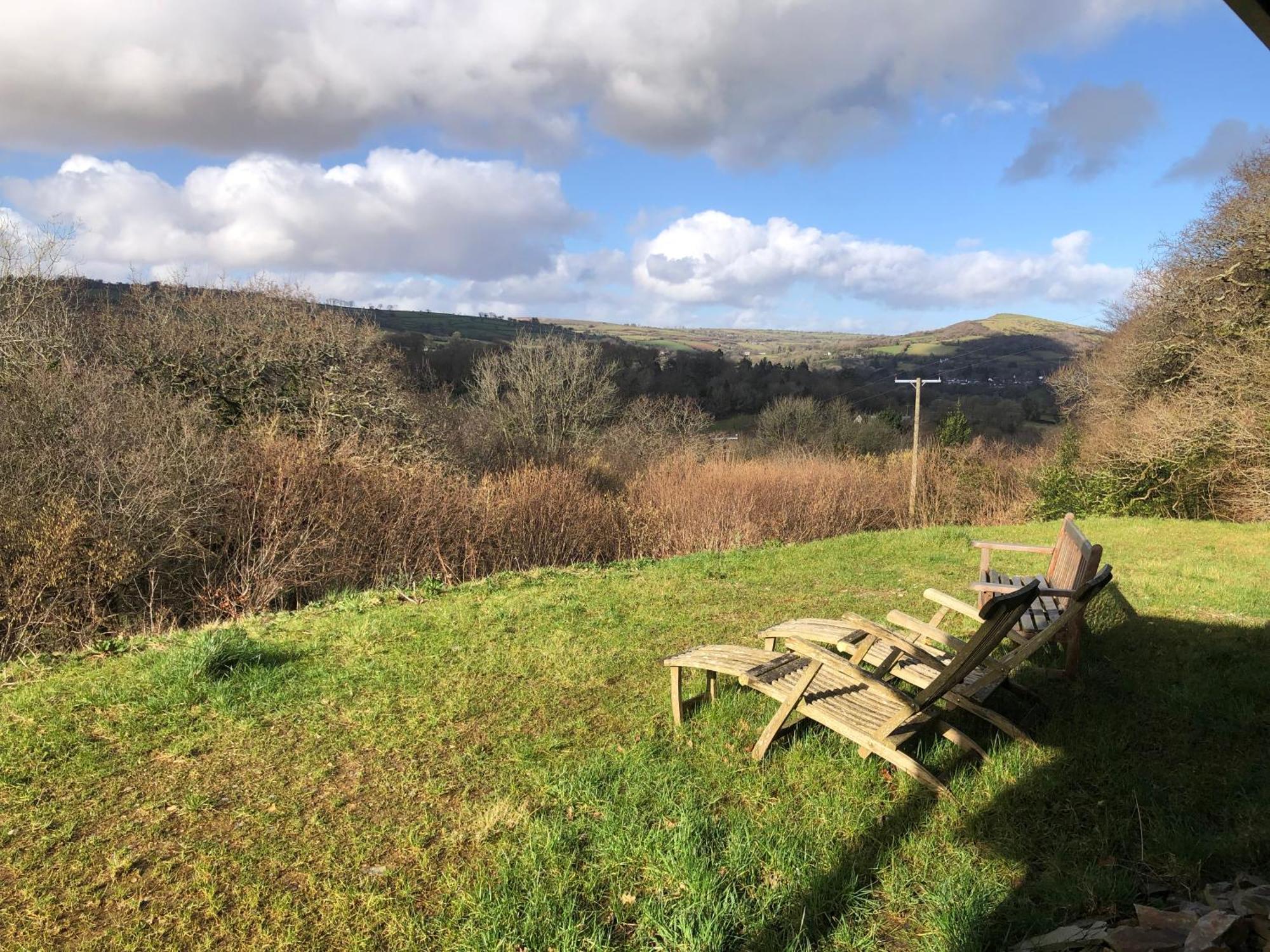 Rabbits 1Or 2 Bedroom Hobbit Style Hillset Earthen Dartmoor Eco Home South Brent Exterior foto